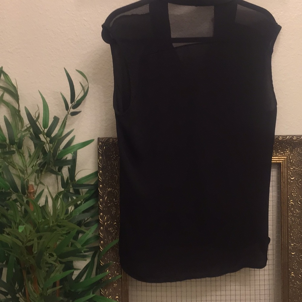 Ro & De V-Neck Black Blouse Size M New condition